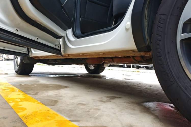Used Baojun 560 2016 1.8L iAMT Luxury Model Left Side Sill