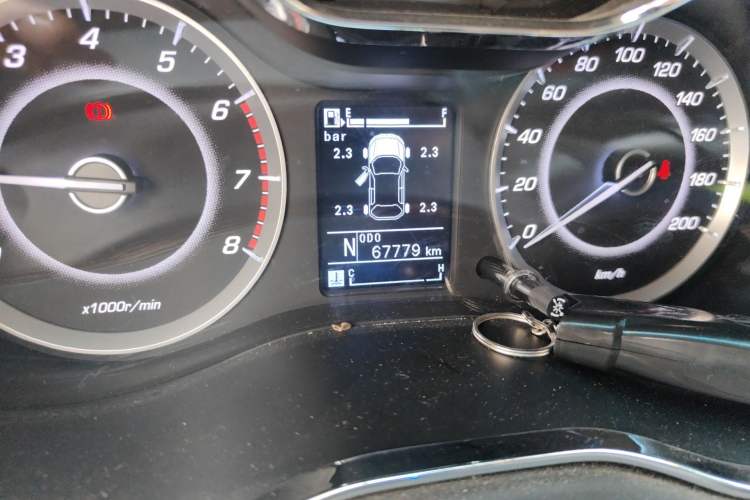 Used Baojun 560 2016 1.8L iAMT Luxury Model Odometer Close Up