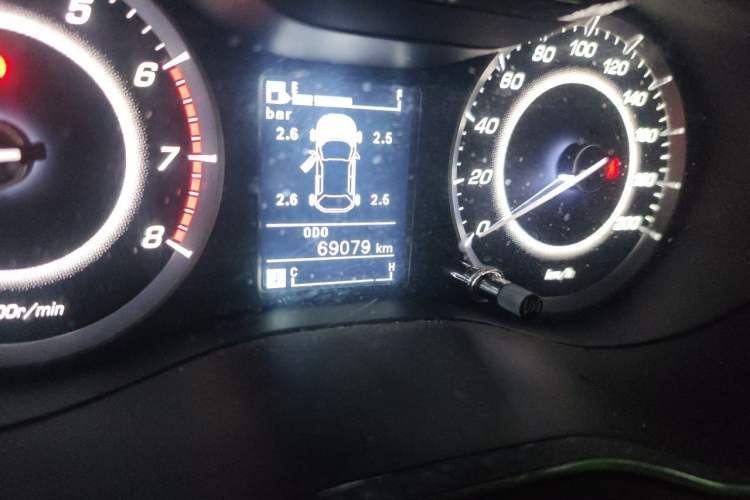 Used Baojun 560 2016 1.8L Manual Luxury Edition Odometer Close Up