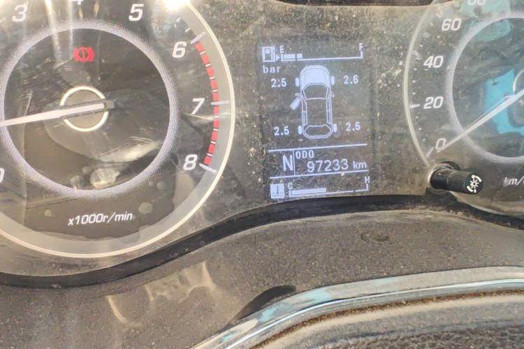 Used Baojun 560 2016 1.8L iAMT Luxury Model Odometer Close Up