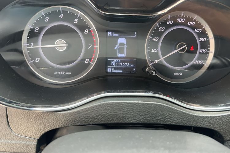 Used Baojun 560 2016 1.8L iAMT Luxury Model Odometer Close Up