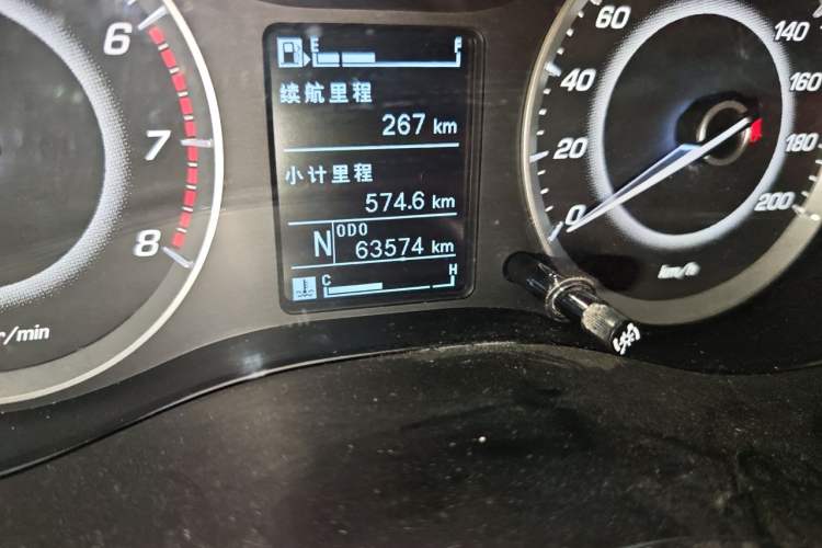 Used Baojun 560 2016 1.8L iAMT Elite Edition Odometer Close Up