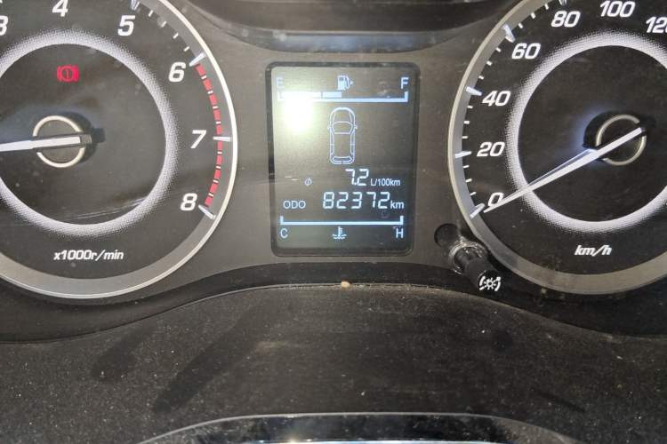 Used Baojun 560 2016 1.5T Manual Comfort Edition Odometer Close Up