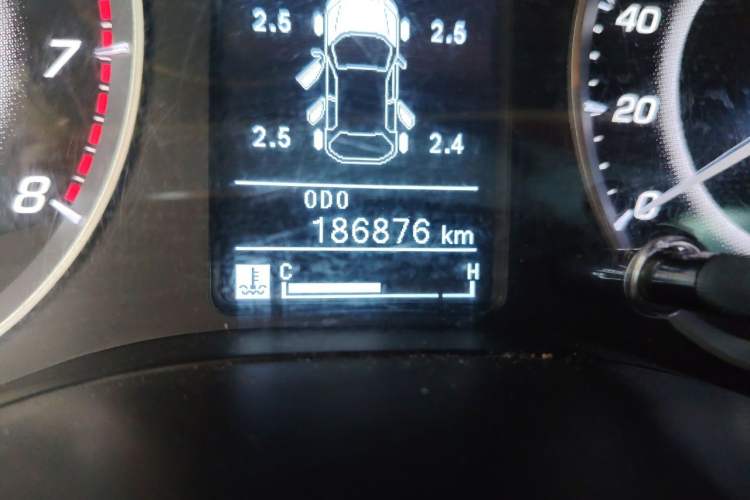 Used Baojun 560 2016 1.8L Manual Luxury Edition Odometer Close Up
