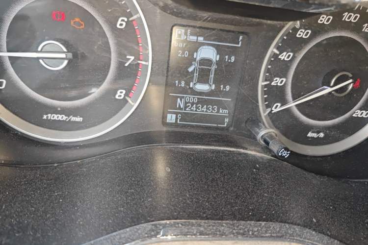 Used Baojun 560 2016 1.8L iAMT Luxury Model Odometer Close Up