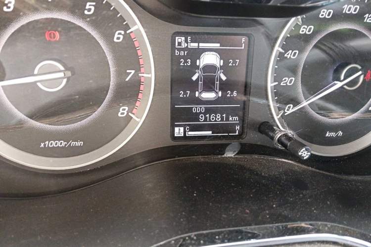 Used Baojun 560 2016 1.5T Manual Luxury Model Odometer Close Up