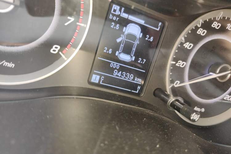 Used Baojun 560 2016 1.8L Manual Luxury Edition Odometer Close Up