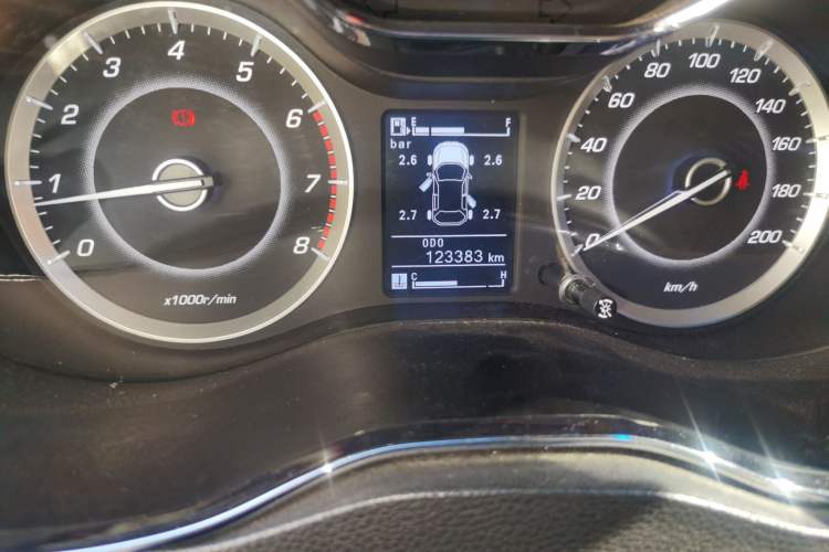 Used Baojun 560 2016 1.8L Manual Luxury Edition Odometer Close Up