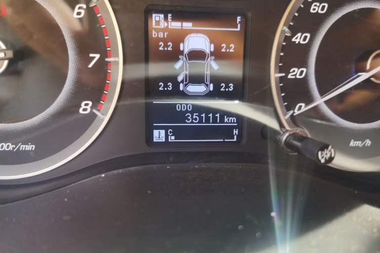 Used Baojun 560 2016 1.8L Manual Luxury Edition Odometer Close Up