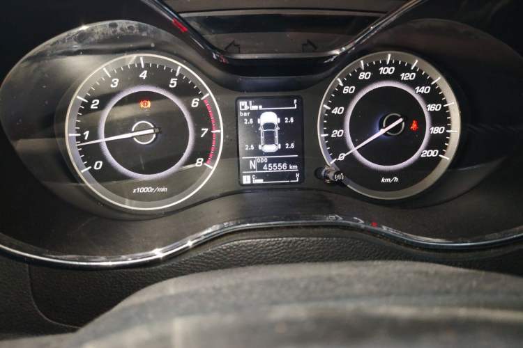 Used Baojun 560 2016 1.8L iAMT Luxury Model Odometer Close Up