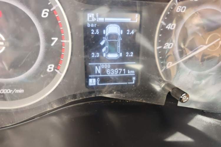 Used Baojun 560 2016 1.8L iAMT Luxury Model Odometer Close Up