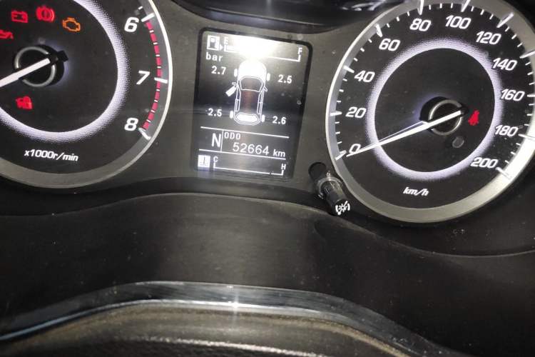Used Baojun 560 2016 1.8L iAMT Luxury Model Odometer Close Up