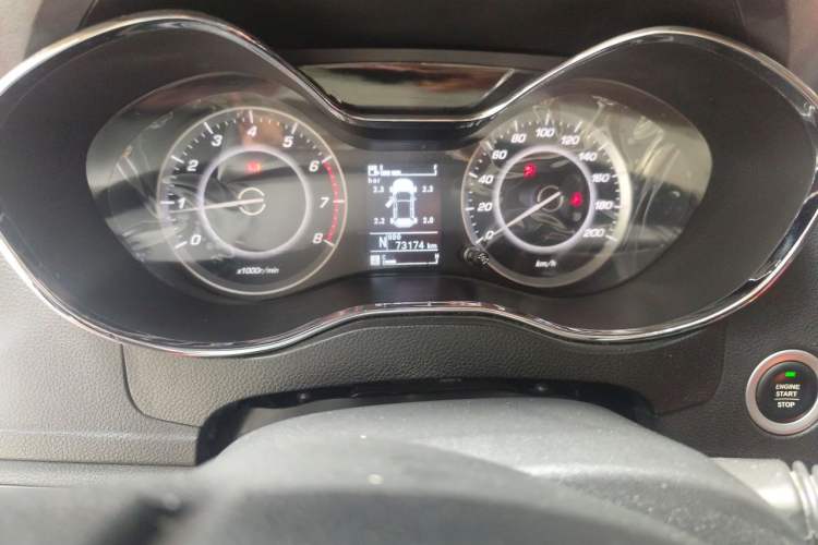 Used Baojun 560 2016 1.8L iAMT Luxury Model Odometer Close Up