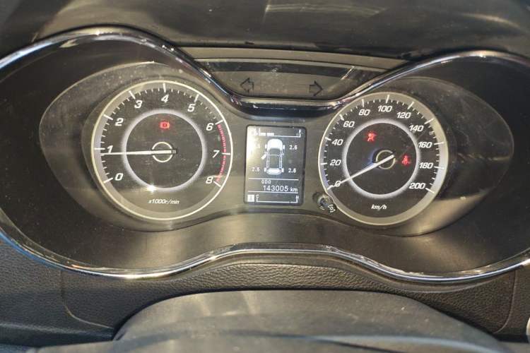 Used Baojun 560 2016 1.8L Manual Elite Edition Odometer Close Up