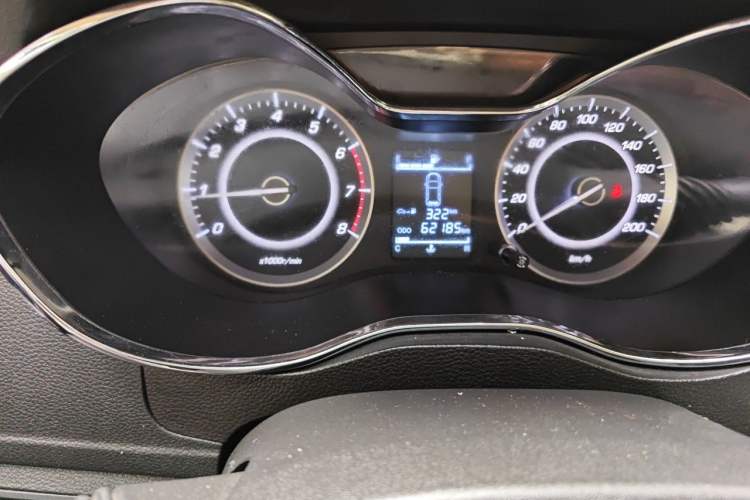 Used Baojun 560 2016 1.8L Manual Comfort Edition Odometer Close Up