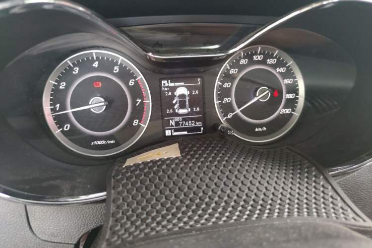 Used Baojun 560 2016 1.8L iAMT Luxury Model Odometer Close Up