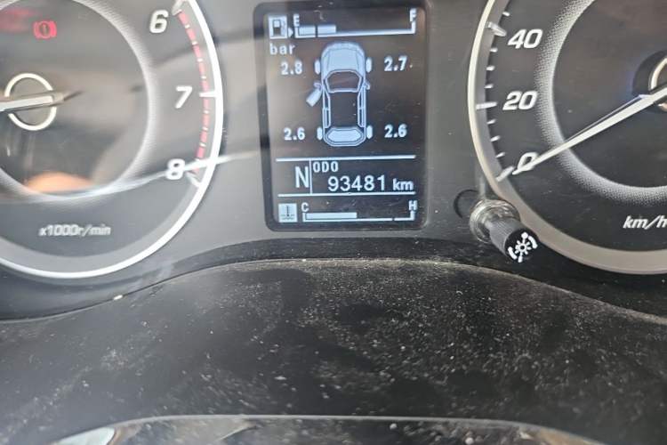 Used Baojun 560 2016 1.8L iAMT Luxury Model Odometer Close Up