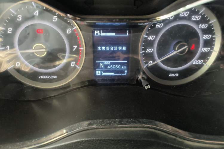 Used Baojun 560 2016 1.8L iAMT Luxury Model Odometer Close Up