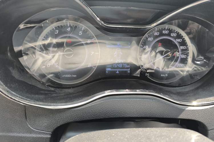 Used Baojun 560 2016 1.8L Manual Comfort Edition Odometer Close Up