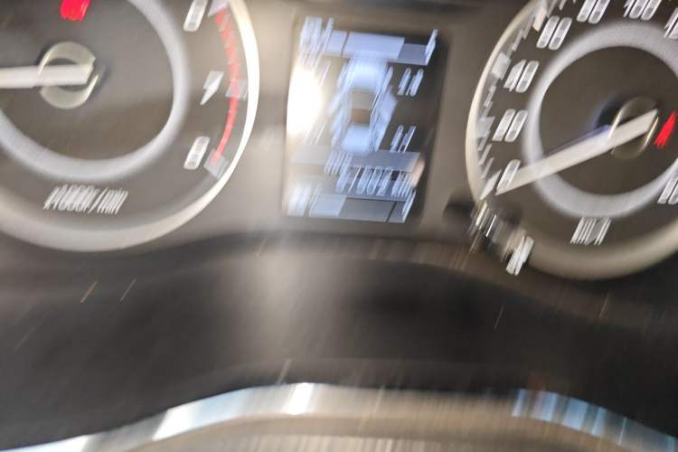Used Baojun 560 2016 1.8L Manual Luxury Edition Odometer Close Up