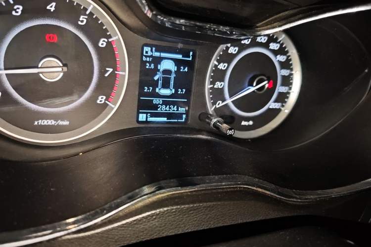 Used Baojun 560 2016 1.8L Manual Luxury Edition Odometer Close Up
