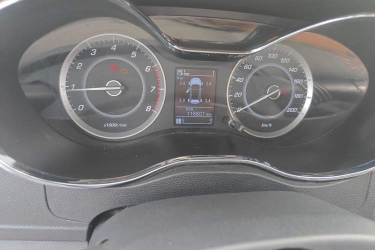 Used Baojun 560 2016 1.5T Manual Luxury Model Odometer Close Up