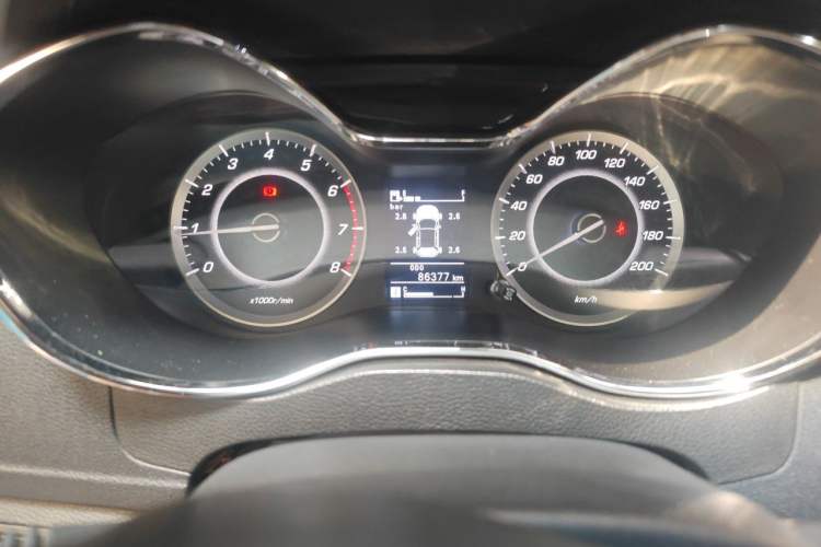 Used Baojun 560 2016 1.5T Manual Luxury Model Odometer Close Up