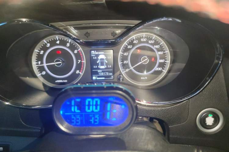 Used Baojun 560 2016 1.8L Manual Luxury Edition Odometer Close Up