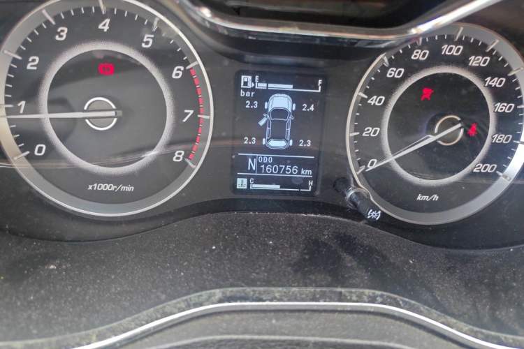Used Baojun 560 2016 1.8L iAMT Luxury Model Odometer Close Up