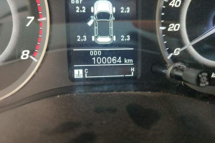 Used Baojun 560 2016 1.8L Manual Luxury Edition Odometer Close Up