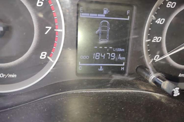 Used Baojun 560 2016 1.5T Manual Comfort Edition Odometer Close Up