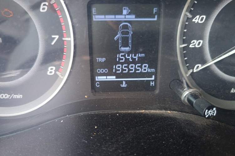 Used Baojun 560 2016 1.8L Manual Value Edition Odometer Close Up
