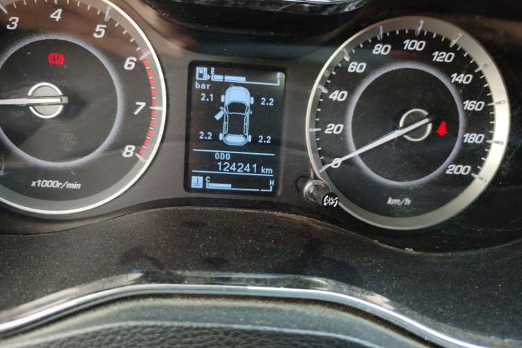 Used Baojun 560 2016 1.8L Manual Luxury Edition Odometer Close Up