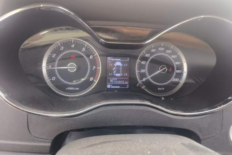 Used Baojun 560 2016 1.8L iAMT Luxury Model Odometer Close Up