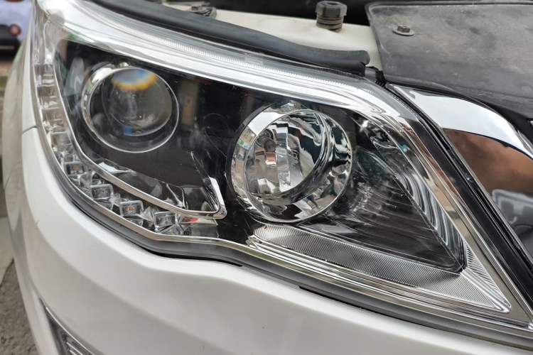 Used Baojun 560 2016 1.8L iAMT Luxury Model Right Front Headlight