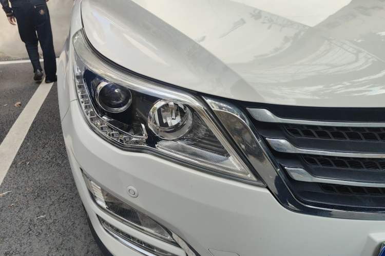 Used Baojun 560 2016 1.8L iAMT Luxury Model Right Front Headlight