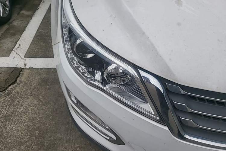 Used Baojun 560 2016 1.8L Manual Elite Edition Right Front Headlight