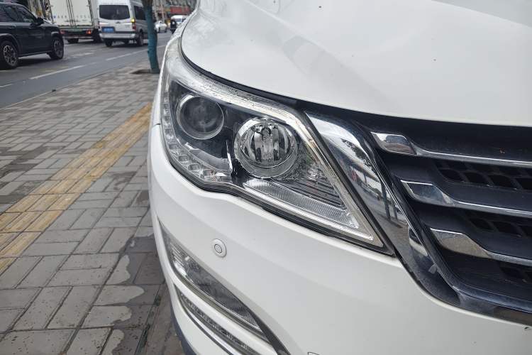 Used Baojun 560 2016 1.8L iAMT Luxury Model Right Front Headlight