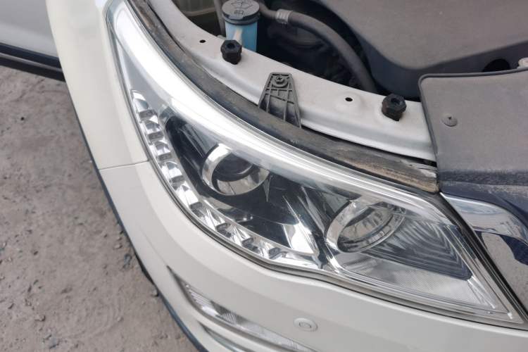 Used Baojun 560 2016 1.8L iAMT Luxury Model Right Front Headlight