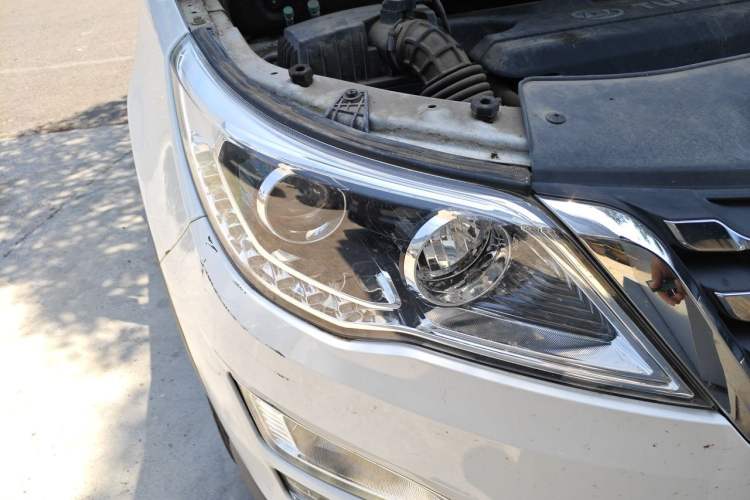 Used Baojun 560 2016 1.5T Manual Elite Edition Right Front Headlight