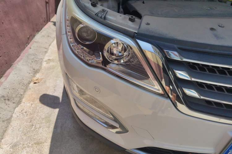 Used Baojun 560 2016 1.8L Manual Luxury Edition Right Front Headlight