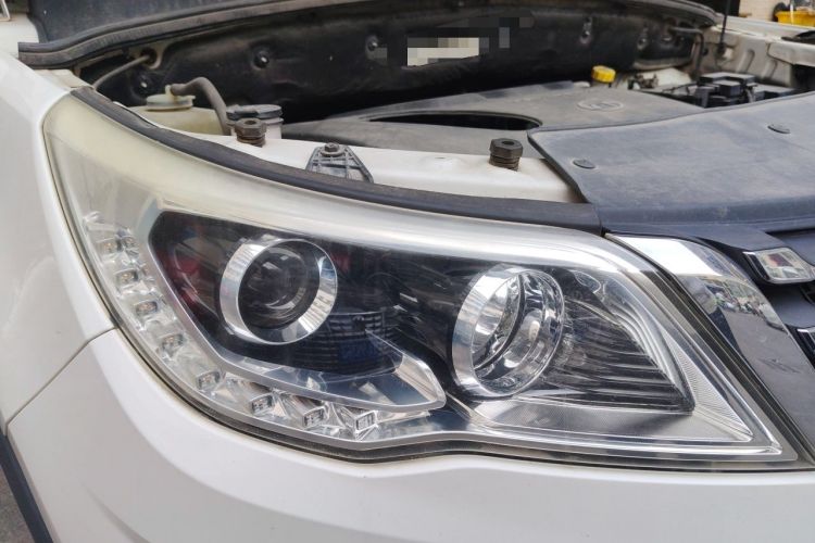 Used Baojun 560 2016 1.8L Manual Luxury Edition Right Front Headlight