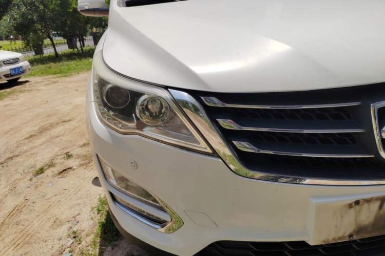 Used Baojun 560 2016 1.5T Manual Luxury Model Right Front Headlight