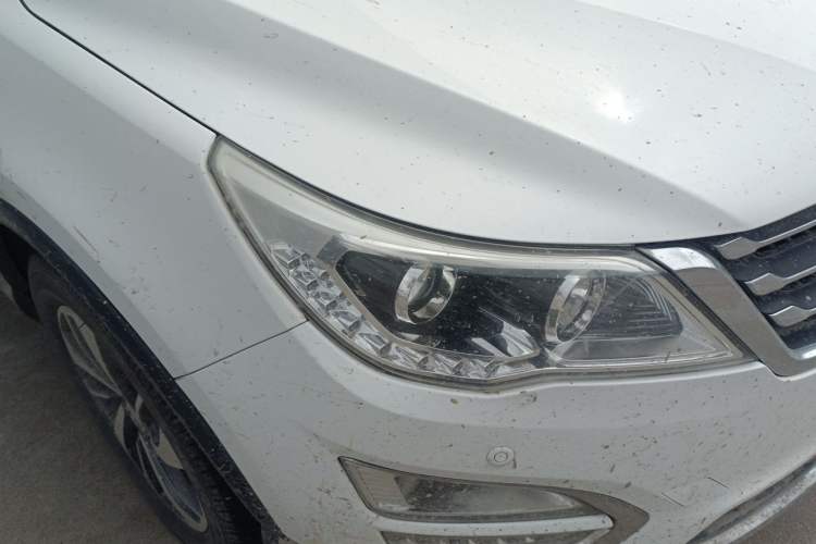 Used Baojun 560 2016 1.8L Manual Luxury Edition Right Front Headlight