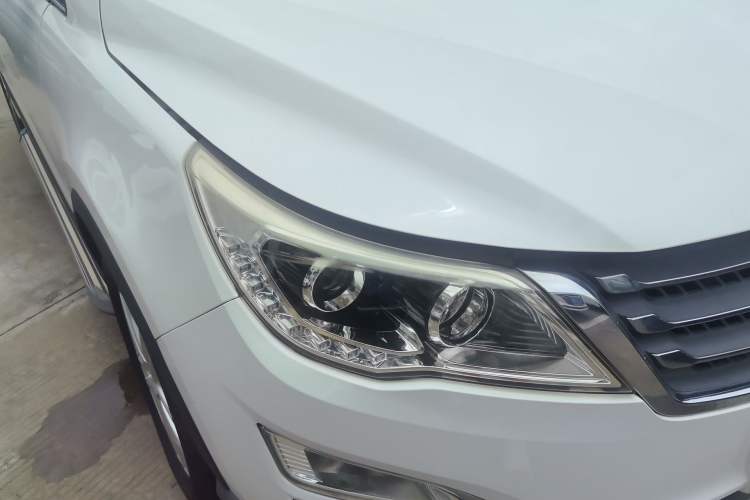 Used Baojun 560 2016 1.5T Manual Elite Edition Right Front Headlight