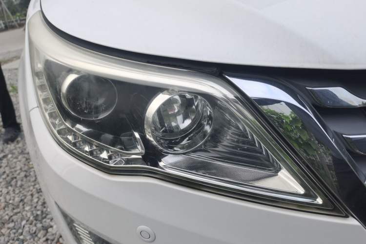 Used Baojun 560 2016 1.8L iAMT Luxury Model Right Front Headlight