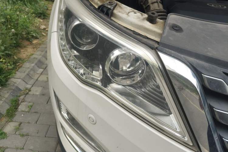 Used Baojun 560 2016 1.5T Manual Luxury Model Right Front Headlight