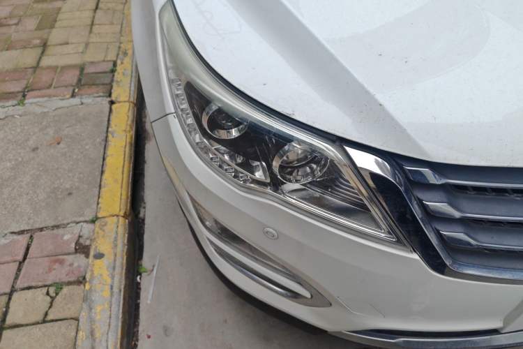 Used Baojun 560 2016 1.8L iAMT Luxury Model Right Front Headlight