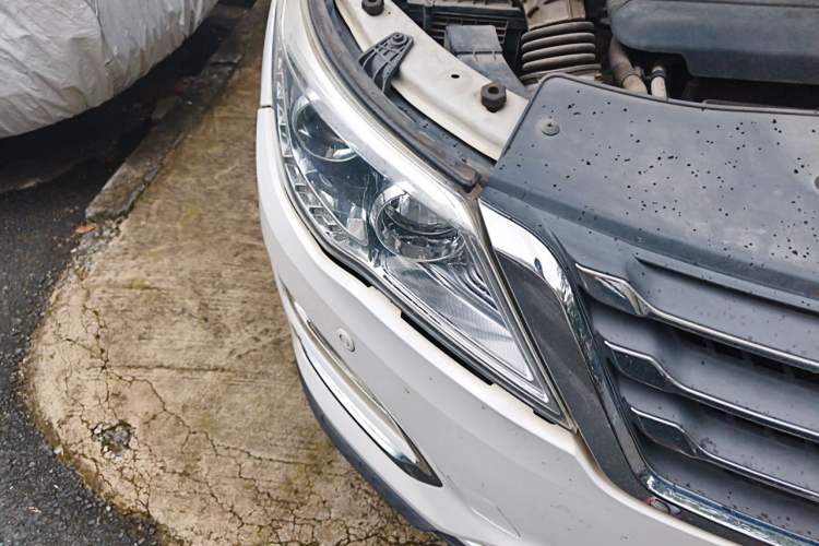 Used Baojun 560 2016 1.5T Manual Luxury Model Right Front Headlight
