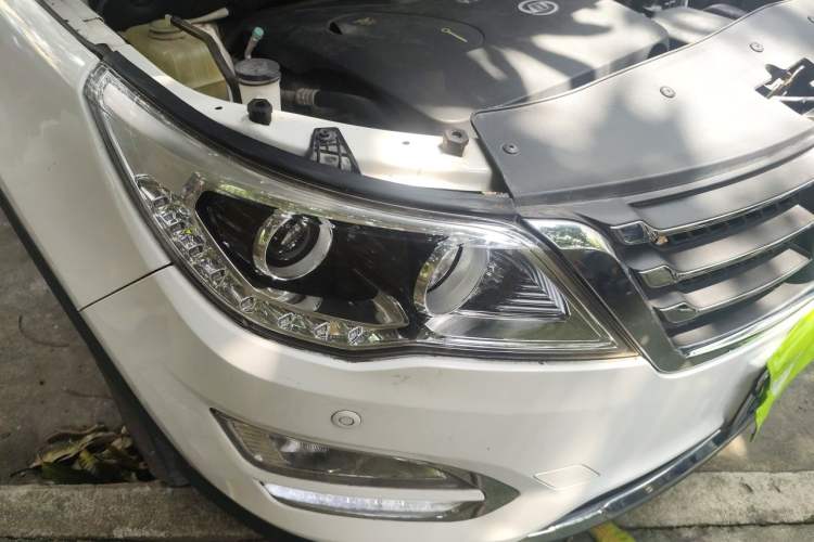 Used Baojun 560 2016 1.8L iAMT Luxury Model Right Front Headlight